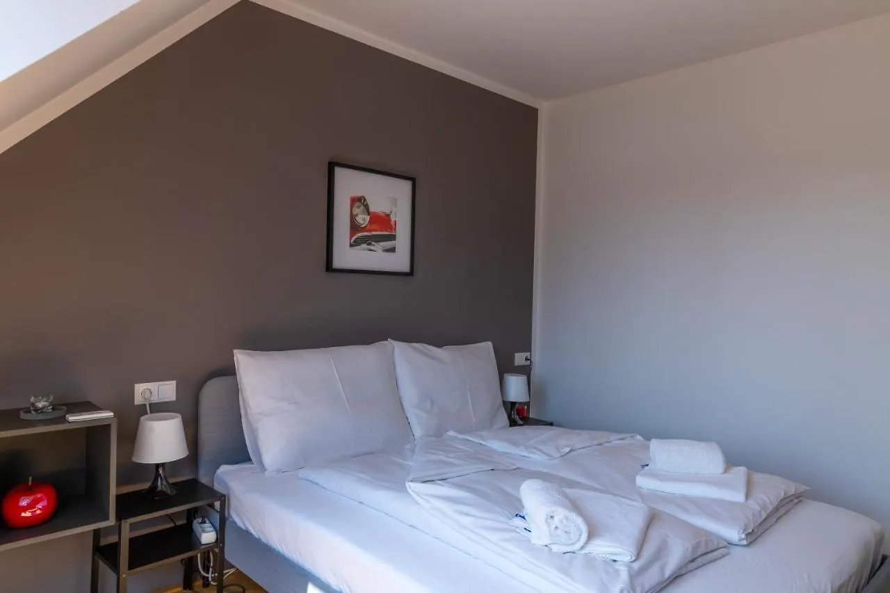 Maureen Lovely 2 Bedroom Unit With Community Pool Vienna