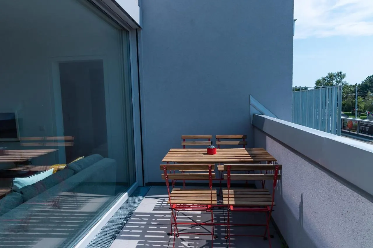 Maureen Lovely 2 Bedroom Unit With Community Pool Vienna Apartment
