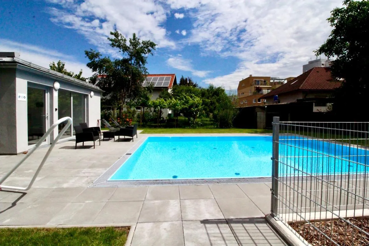 Maureen Lovely 2 Bedroom Unit With Community Pool Vienna Apartment